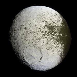 Saturn's moon Iapetus