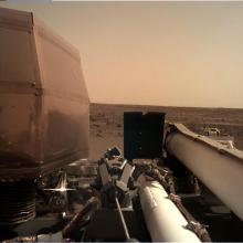 Early image of Mars from the InSight lander