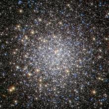 hubble space telescope view of glubular cluster Messier 5